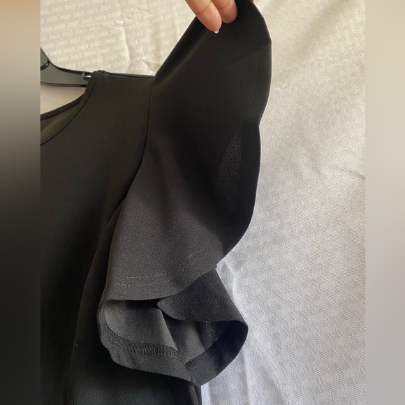 LITTLE BLACK DRESS🖤 - Picture 7 of 8